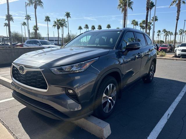 used 2020 Toyota Highlander Hybrid car, priced at $33,000