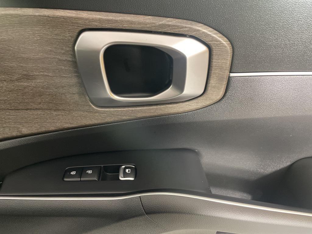 used 2022 Kia Sorento car, priced at $25,600