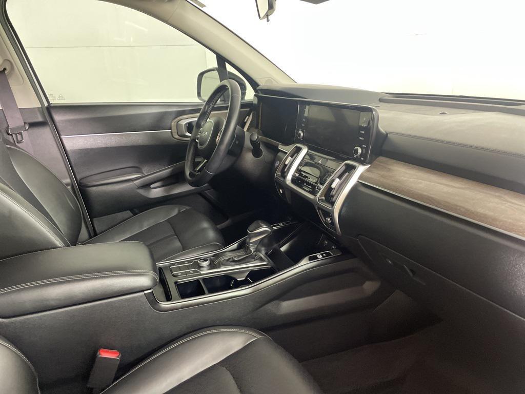 used 2022 Kia Sorento car, priced at $25,600