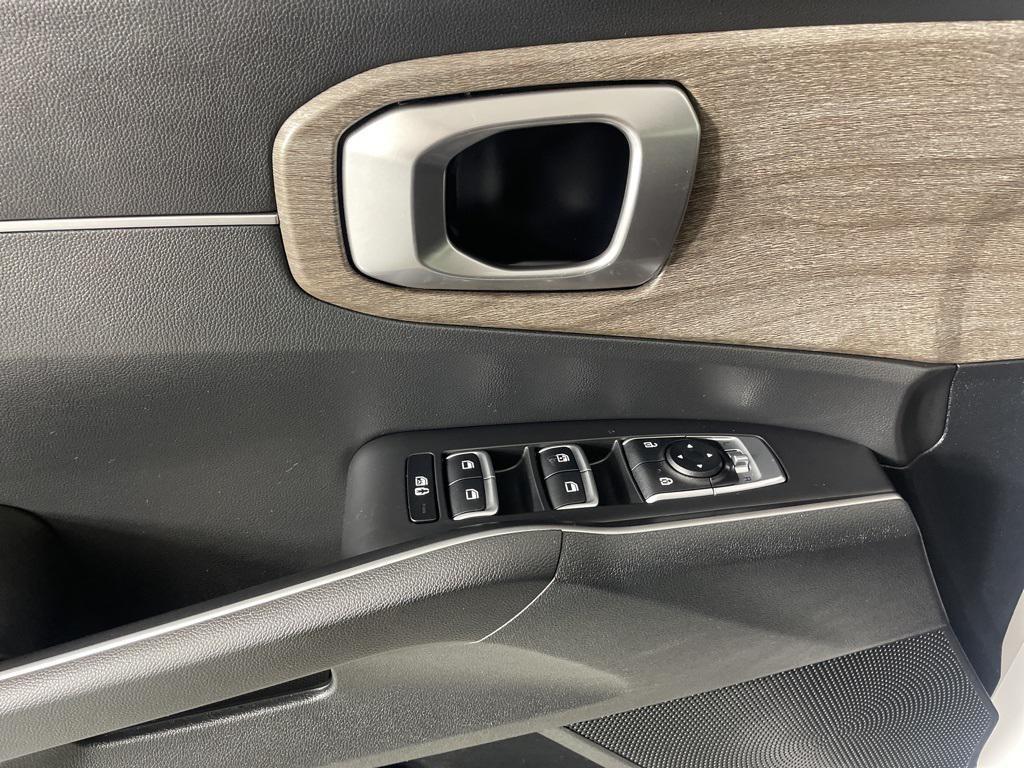 used 2022 Kia Sorento car, priced at $25,600