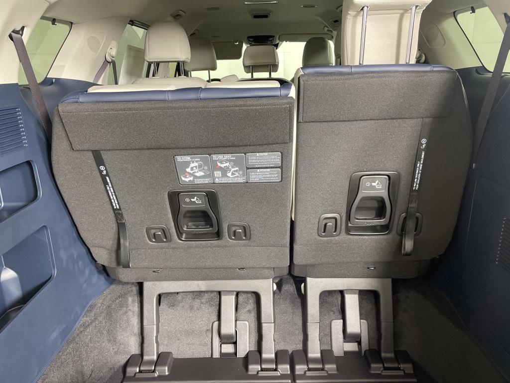 new 2026 Kia Carnival Hybrid car, priced at $43,343