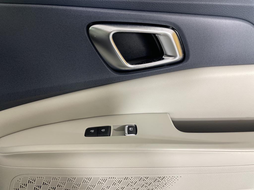 new 2026 Kia Carnival Hybrid car, priced at $43,343