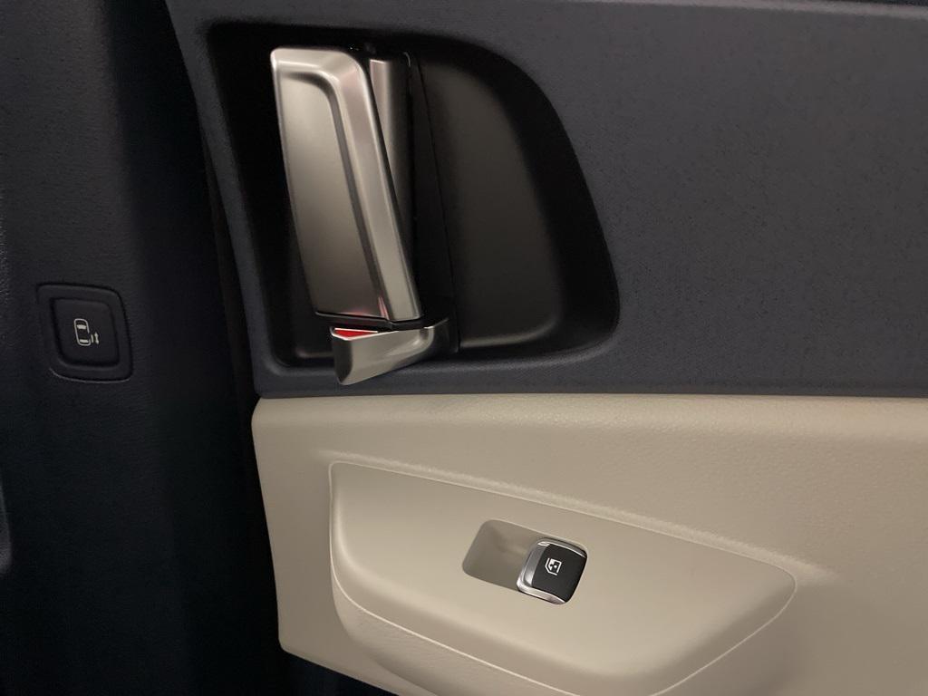 new 2026 Kia Carnival Hybrid car, priced at $43,343