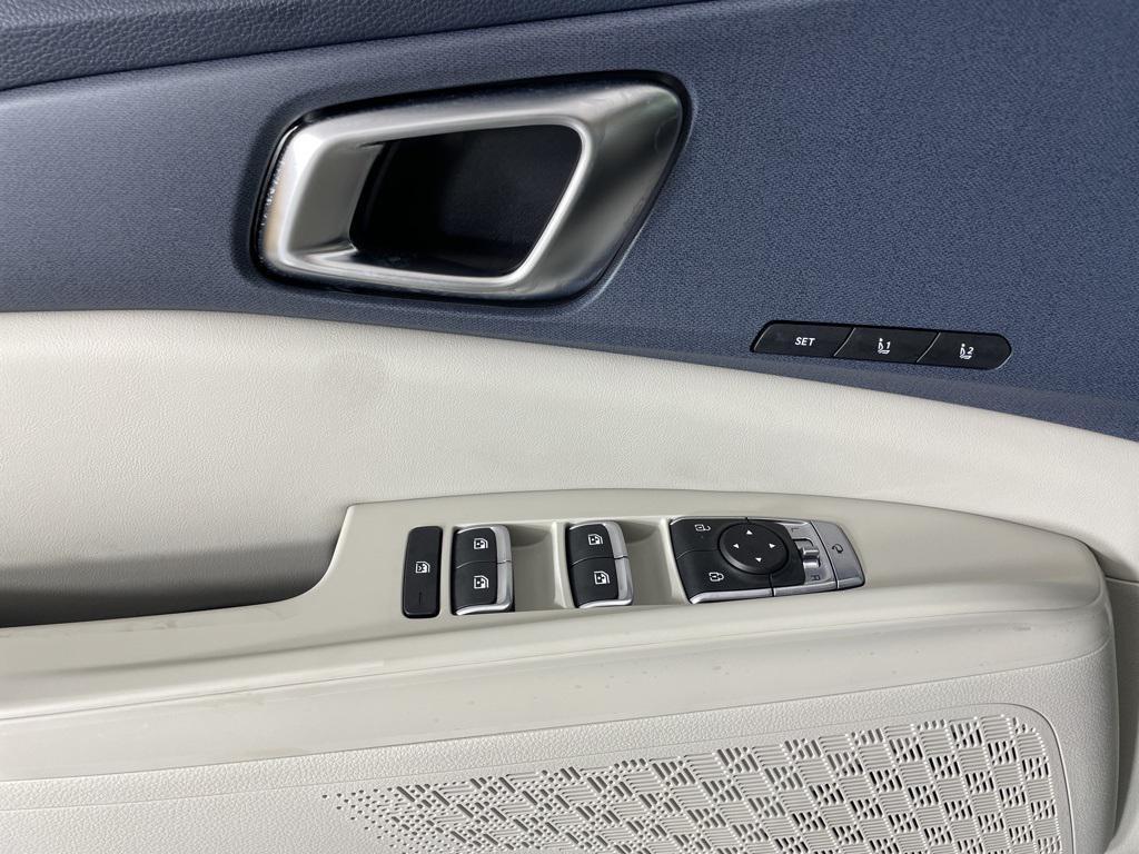 new 2026 Kia Carnival Hybrid car, priced at $43,343