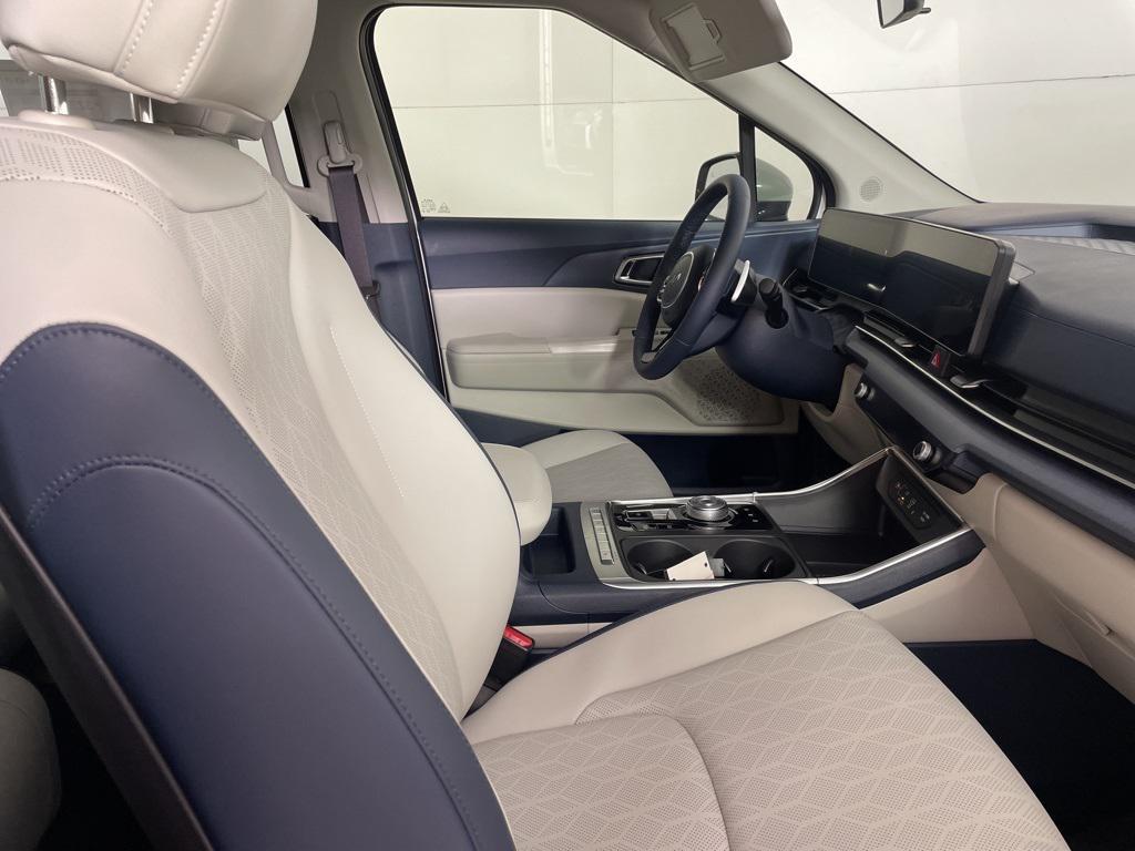 new 2026 Kia Carnival Hybrid car, priced at $43,343