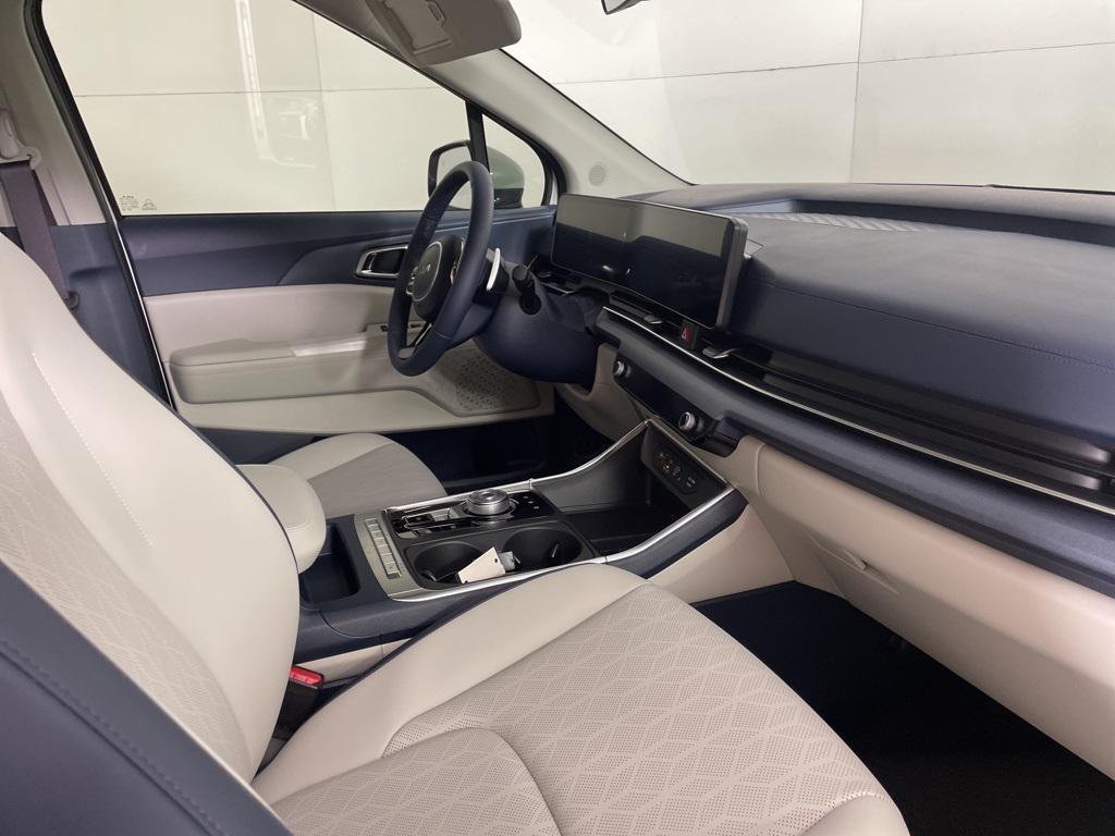 new 2026 Kia Carnival Hybrid car, priced at $43,343