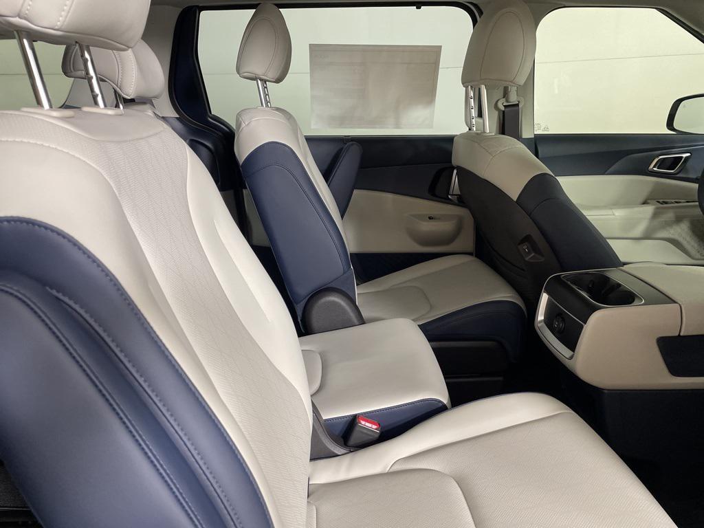 new 2026 Kia Carnival Hybrid car, priced at $43,343