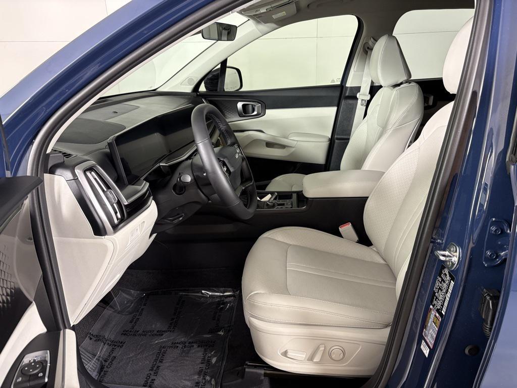 new 2026 Kia Sorento car, priced at $38,092