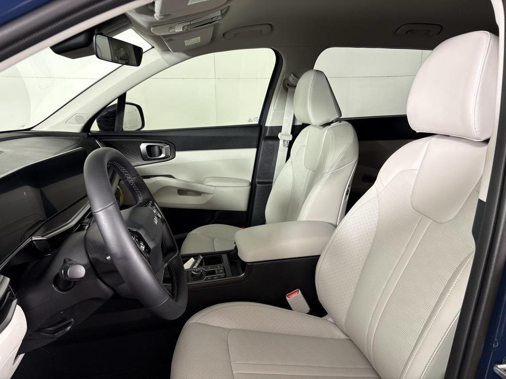 new 2026 Kia Sorento car, priced at $38,092