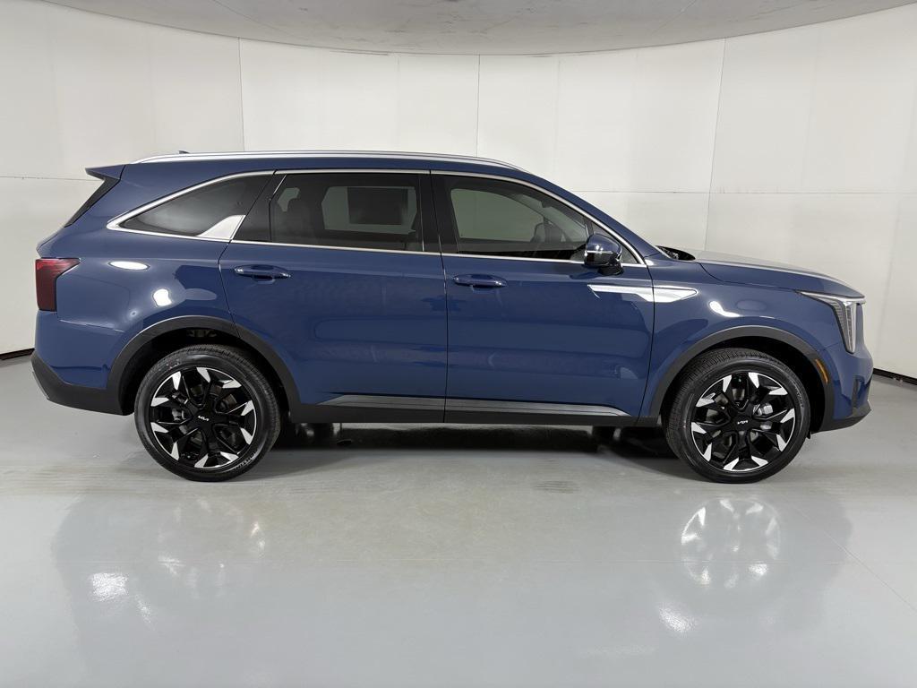 new 2026 Kia Sorento car, priced at $38,092