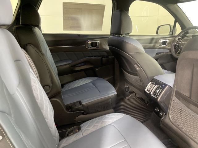 new 2025 Kia Sorento Hybrid car, priced at $46,868