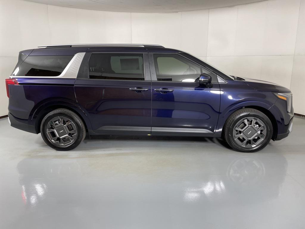new 2026 Kia Carnival Hybrid car, priced at $42,735