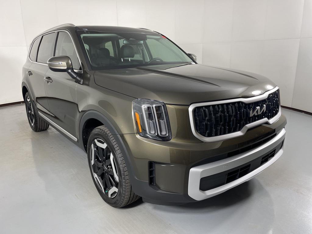 new 2025 Kia Telluride car, priced at $42,478