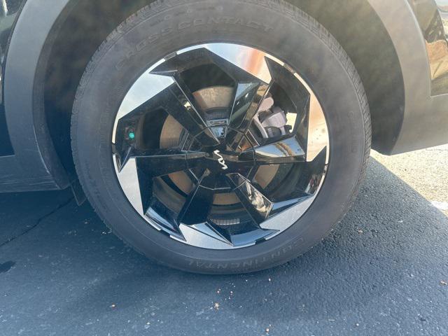 used 2025 Kia Sorento Plug-In Hybrid car, priced at $37,700