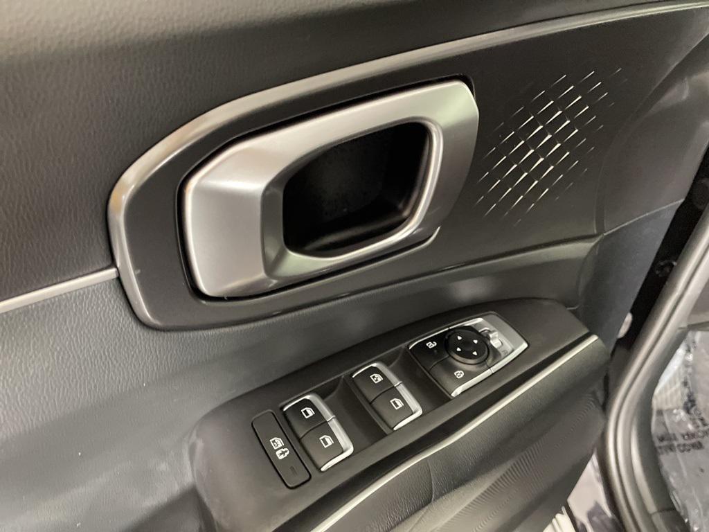 new 2026 Kia Sorento car, priced at $32,854