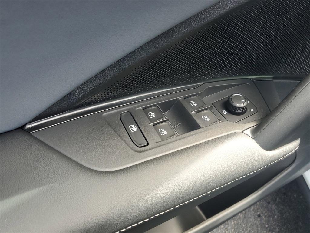 new 2025 Volkswagen Tiguan car, priced at $33,599