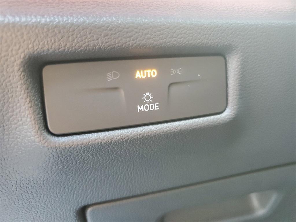 new 2025 Volkswagen Tiguan car, priced at $33,599