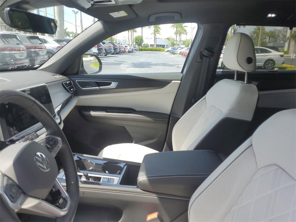 new 2024 Volkswagen Atlas Cross Sport car, priced at $54,346