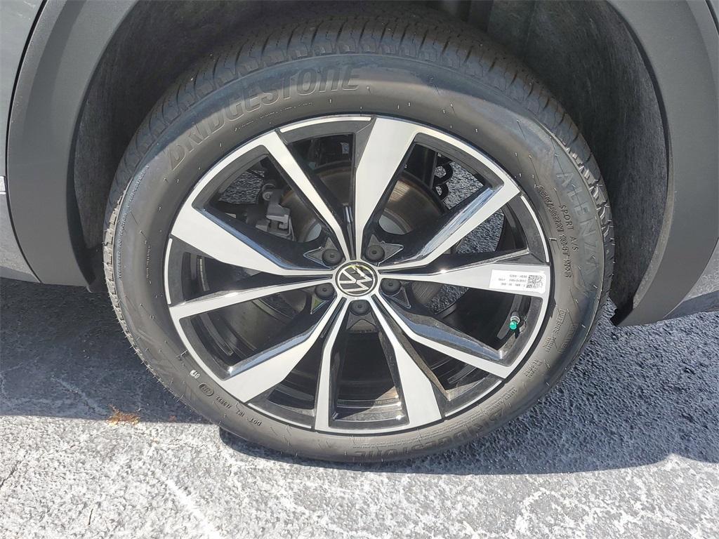 new 2024 Volkswagen Atlas Cross Sport car, priced at $44,511