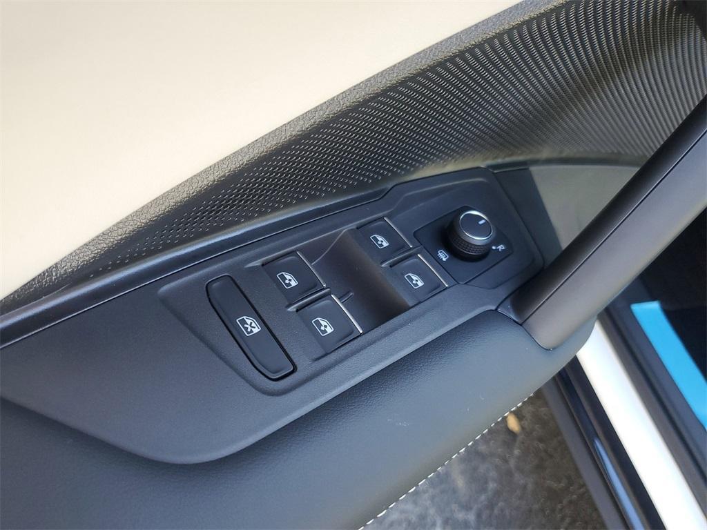 new 2025 Volkswagen Tiguan car, priced at $33,599