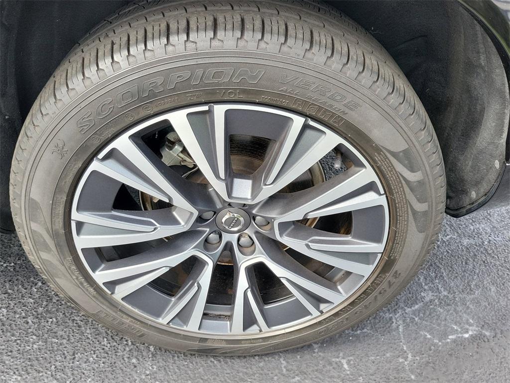 used 2022 Volvo XC90 car, priced at $35,995