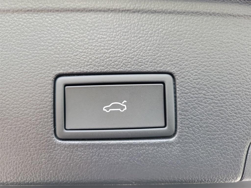 new 2026 Volkswagen Atlas Cross Sport car, priced at $43,574