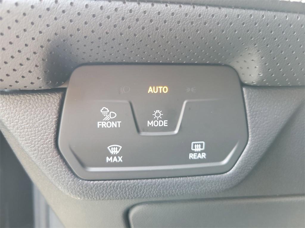 new 2026 Volkswagen Atlas Cross Sport car, priced at $43,574