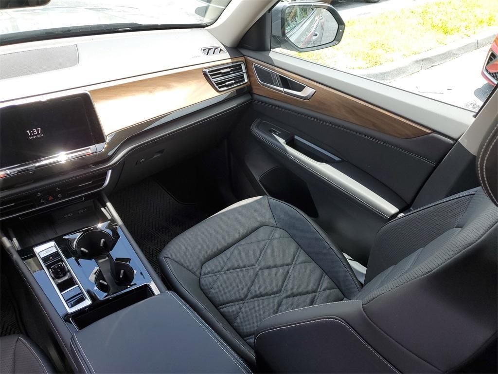 new 2025 Volkswagen Atlas car, priced at $46,246