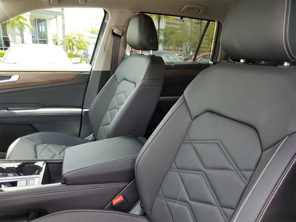 new 2025 Volkswagen Atlas car, priced at $46,246
