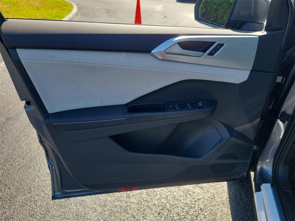 new 2025 Volkswagen Taos car, priced at $27,012