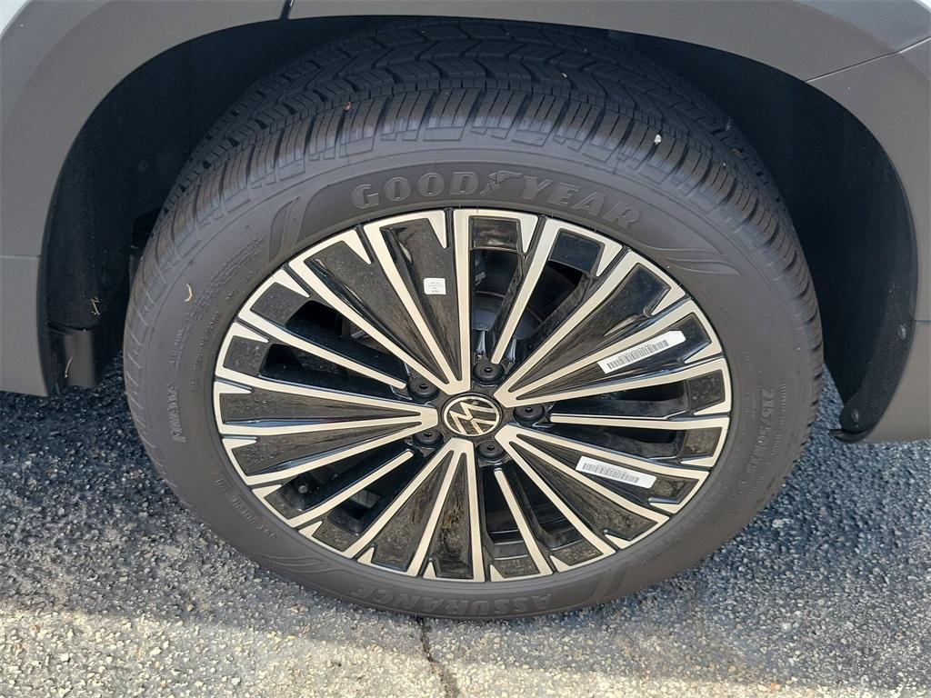 new 2025 Volkswagen Taos car, priced at $30,316