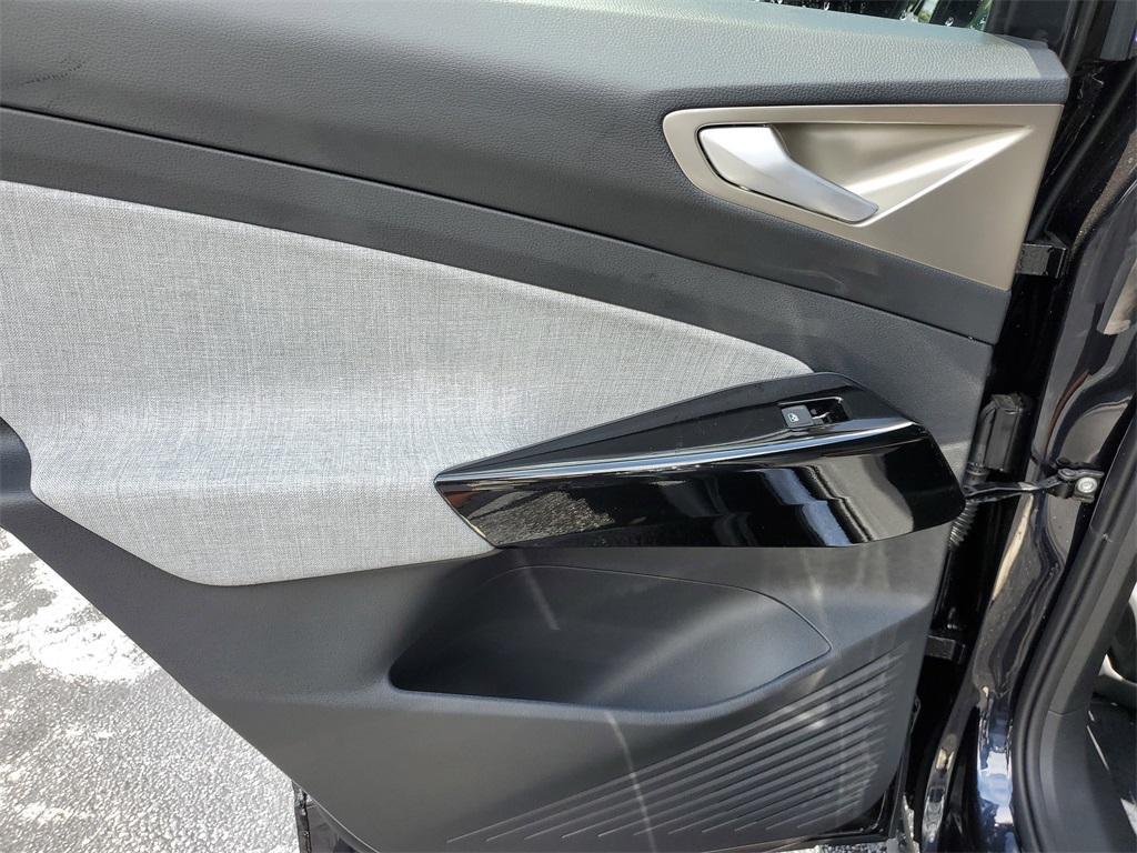 new 2025 Volkswagen ID.4 car, priced at $51,161