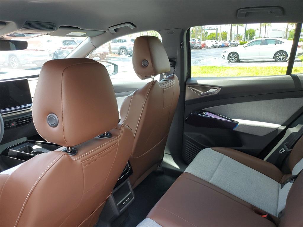new 2025 Volkswagen ID.4 car, priced at $51,161