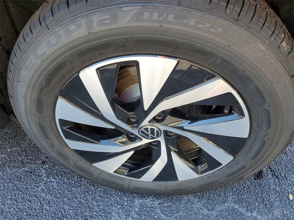 new 2025 Volkswagen Tiguan car, priced at $27,946