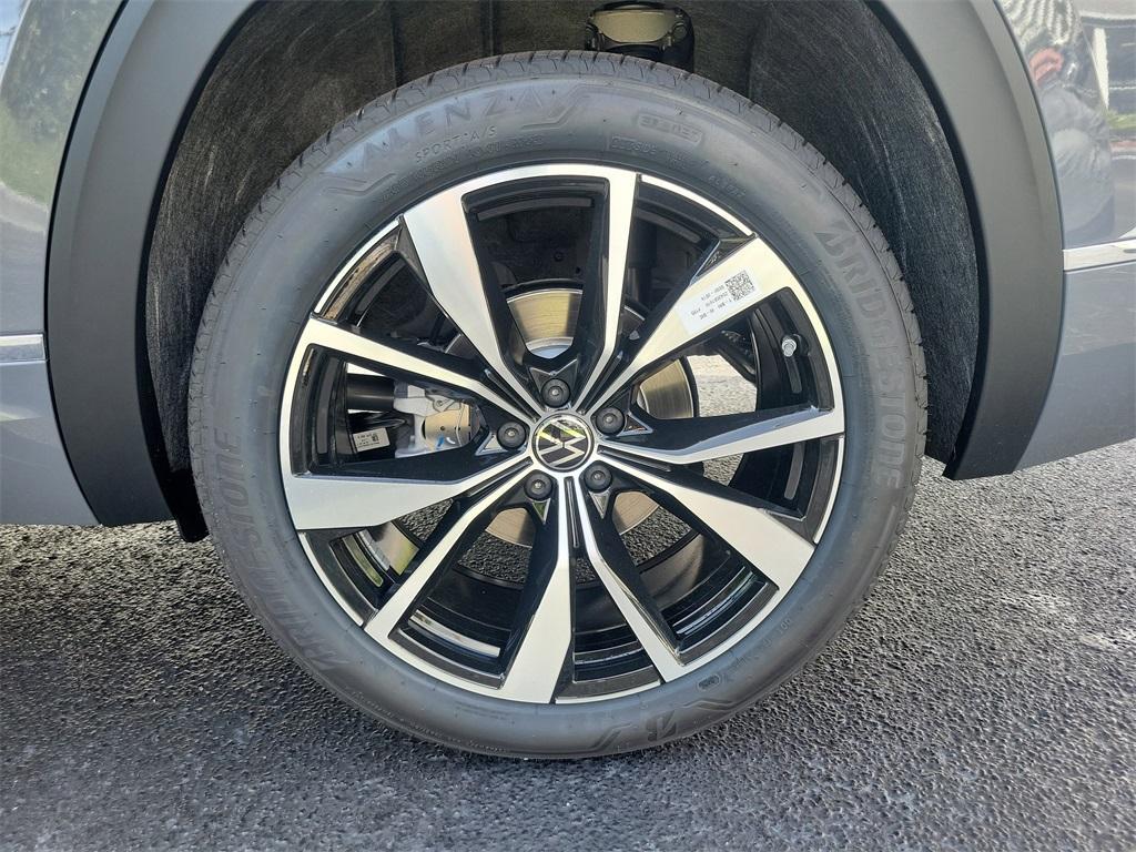 new 2026 Volkswagen Atlas car, priced at $53,657