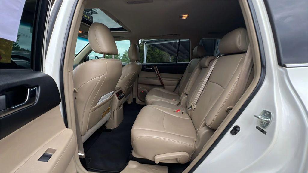 used 2013 Toyota Highlander car, priced at $9,980