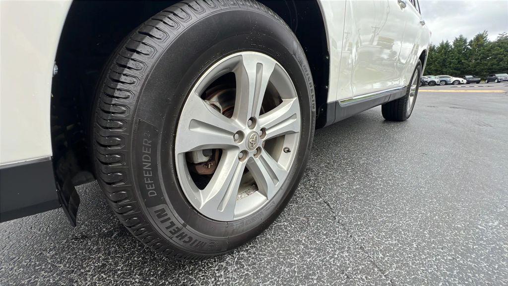 used 2013 Toyota Highlander car, priced at $9,980