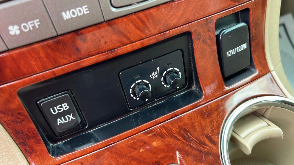 used 2013 Toyota Highlander car, priced at $9,980