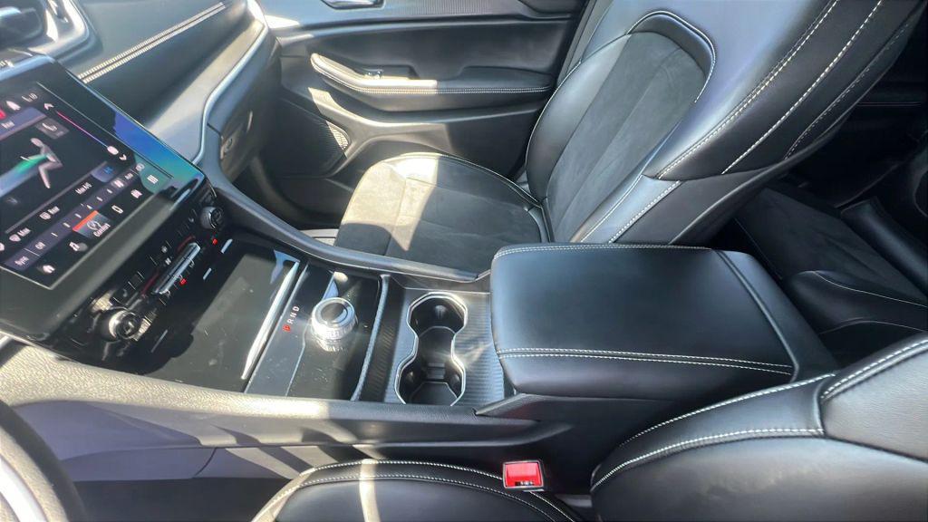 used 2024 Jeep Grand Cherokee L car, priced at $35,980