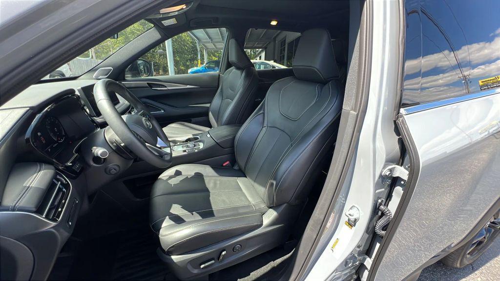 used 2025 INFINITI QX60 car, priced at $44,980