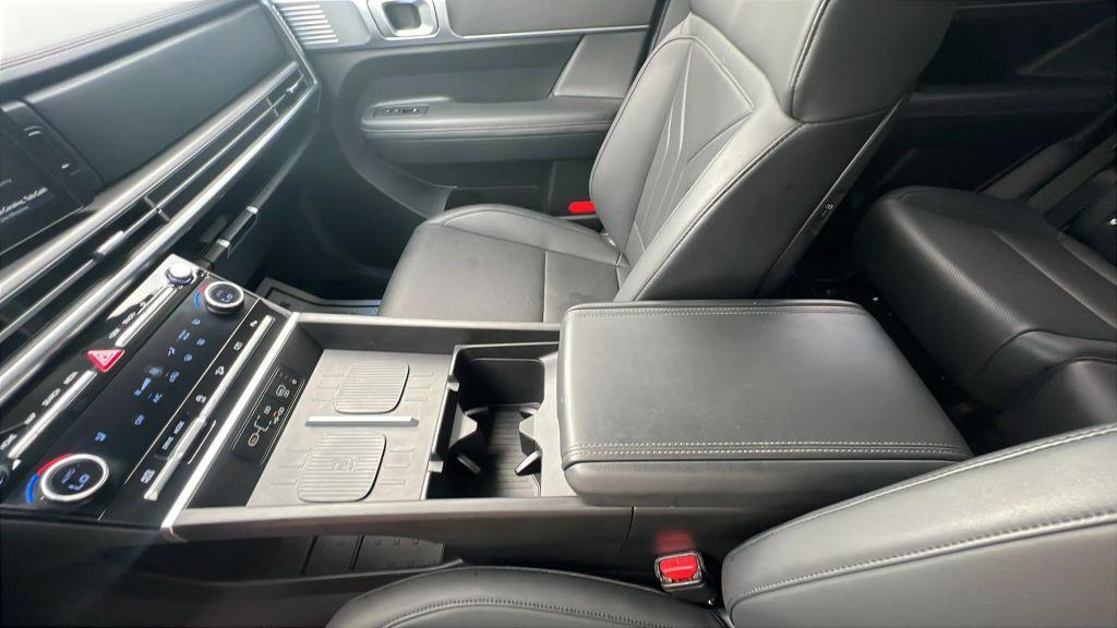 used 2024 Hyundai Santa Fe car, priced at $32,980