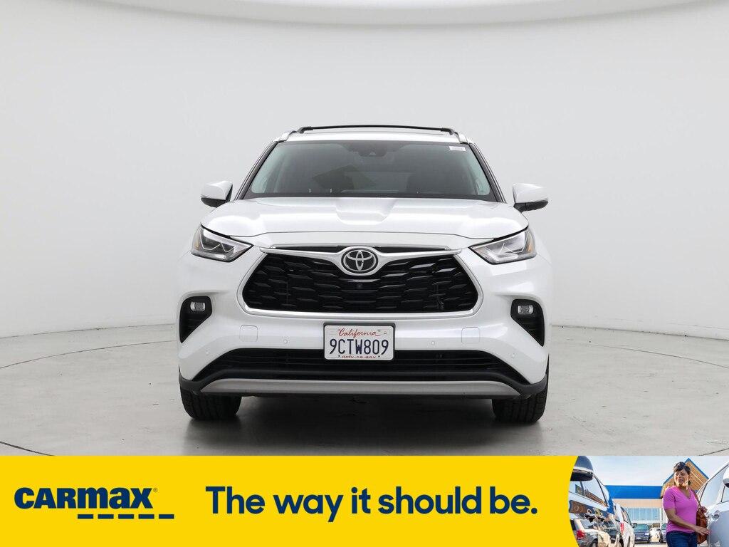 used 2022 Toyota Highlander car, priced at $47,998