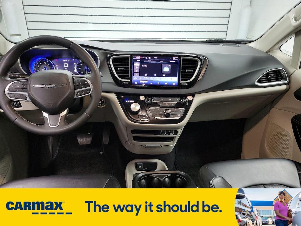 used 2023 Chrysler Pacifica car, priced at $25,998