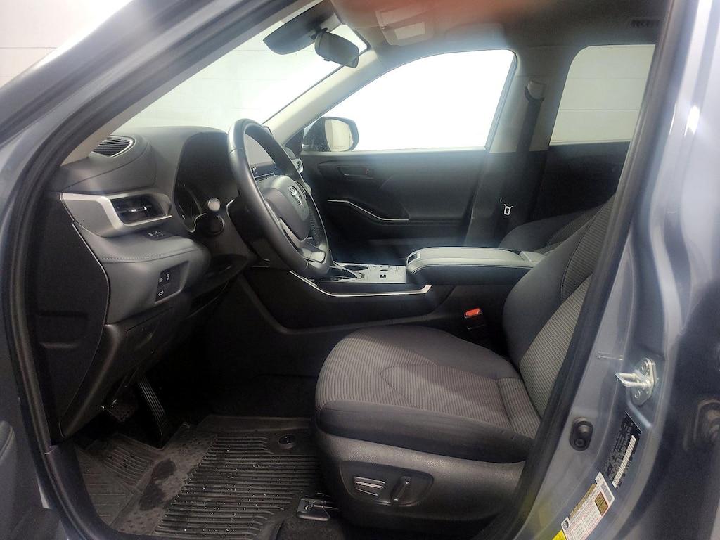 used 2024 Toyota Highlander car, priced at $34,998