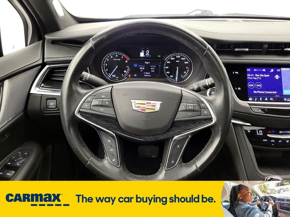 used 2023 Cadillac XT5 car, priced at $31,998