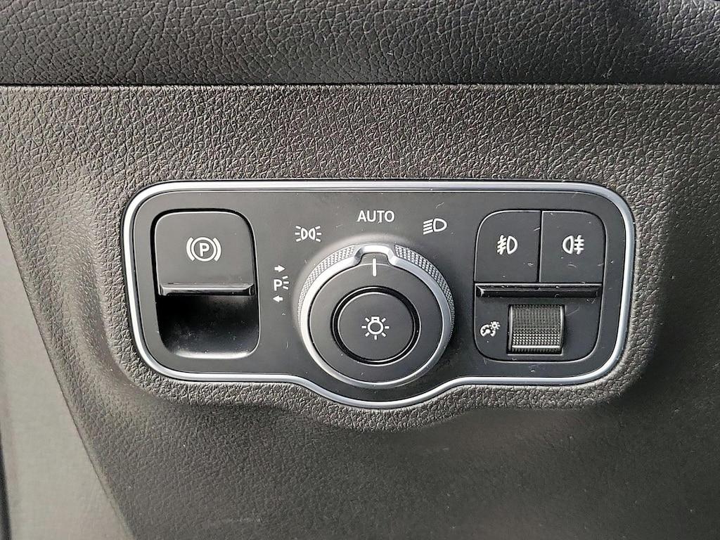 used 2020 Mercedes-Benz GLB 250 car, priced at $25,998