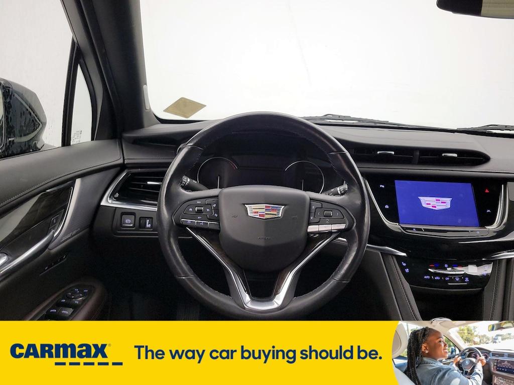 used 2022 Cadillac XT6 car, priced at $37,998