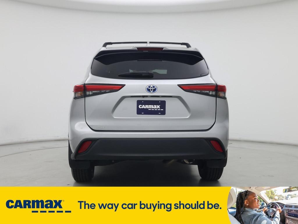 used 2022 Toyota Highlander Hybrid car, priced at $41,998