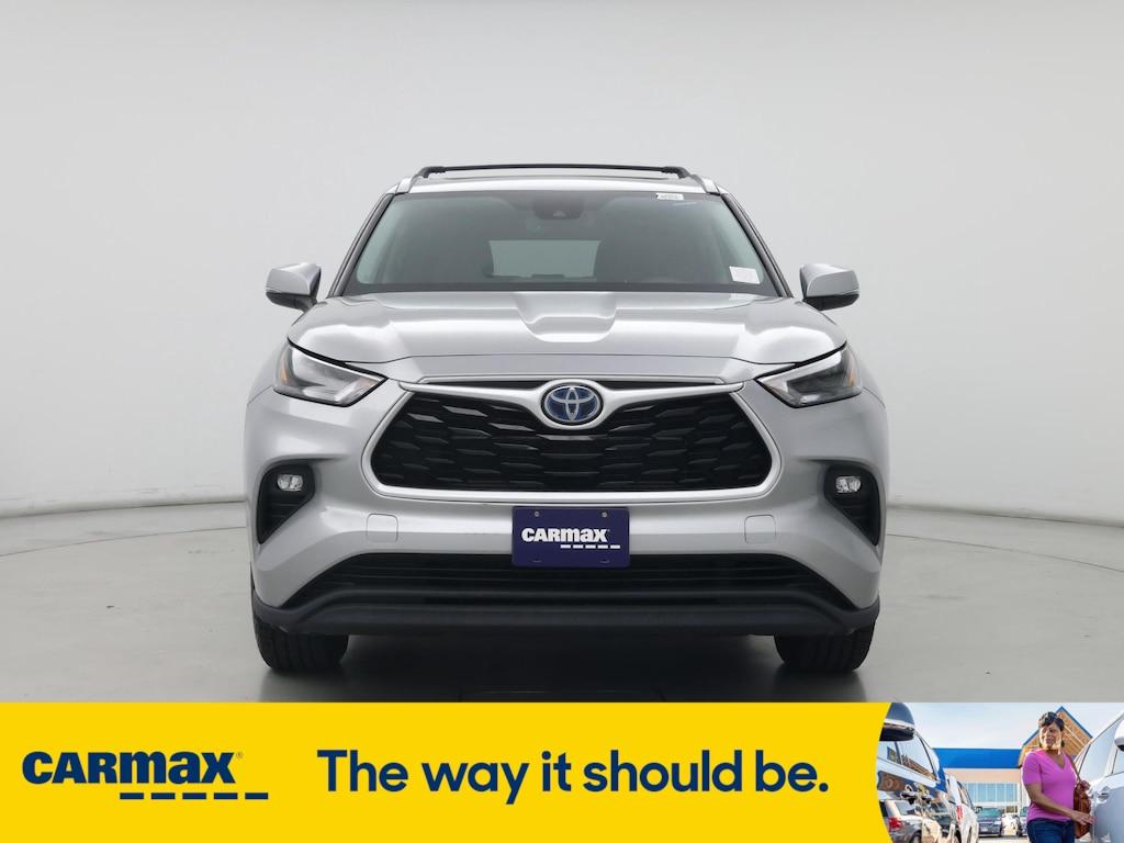 used 2022 Toyota Highlander Hybrid car, priced at $41,998