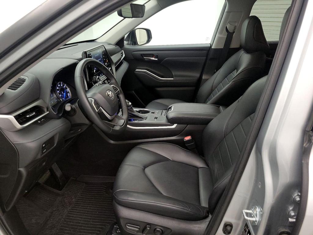 used 2022 Toyota Highlander Hybrid car, priced at $41,998